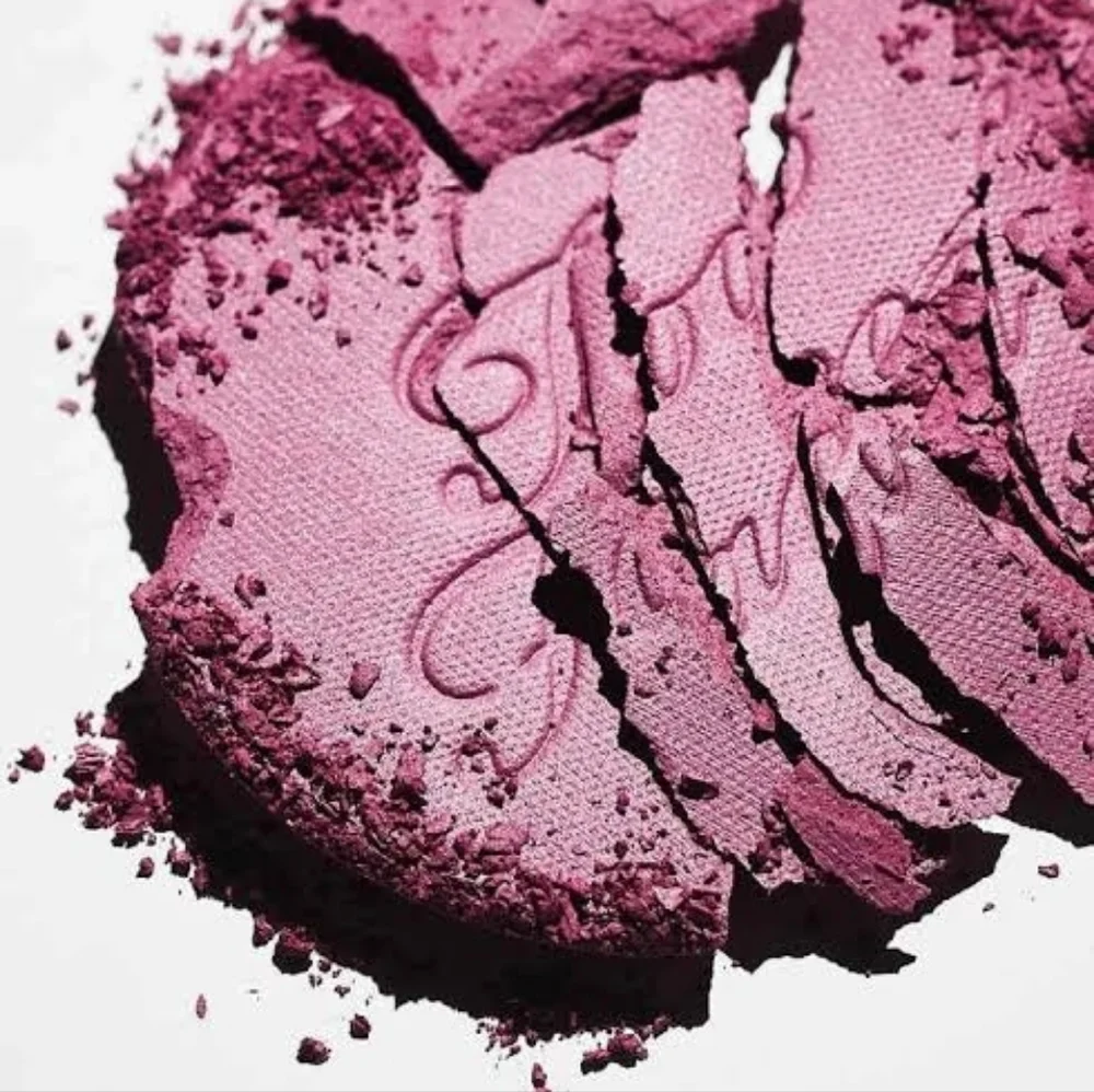 Too Faced Berry Dreamy Blurring CLOUD BLUSH - Berry Purple